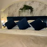 Elegantsuite 1 Minut Charles Bridge Ps5 And Garden