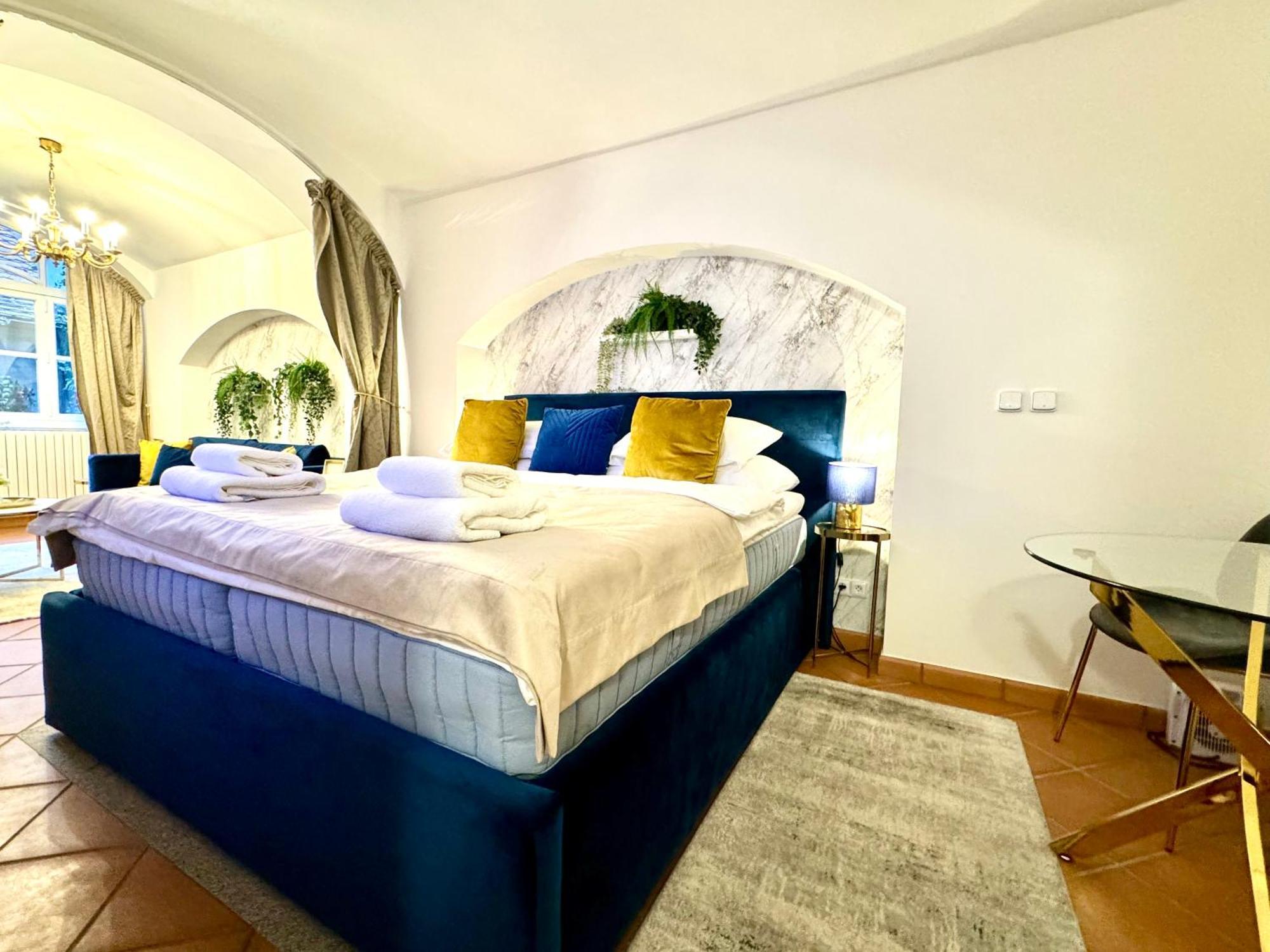 Apartment Elegantsuite 1 Minut Charles Bridge Ps5 And Garden Prag