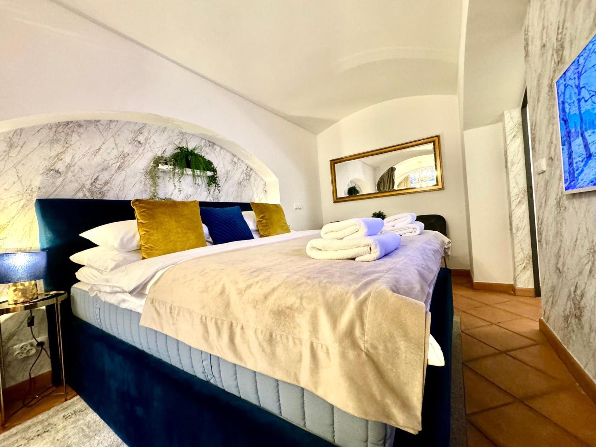 Elegantsuite 1 Minut Charles Bridge Ps5 And Garden Apartment