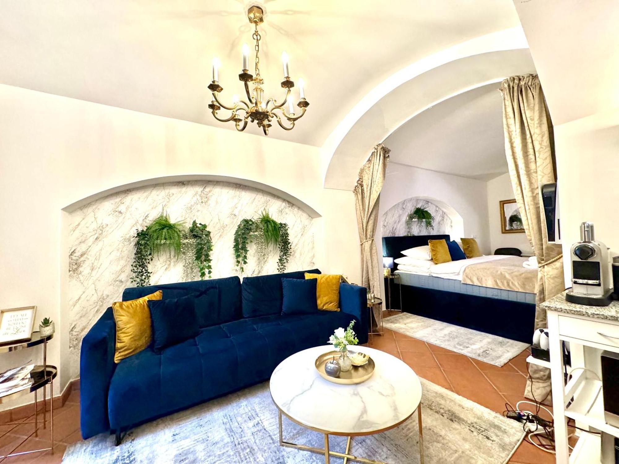 Elegantsuite 1 Minut Charles Bridge Ps5 And Garden Apartment
