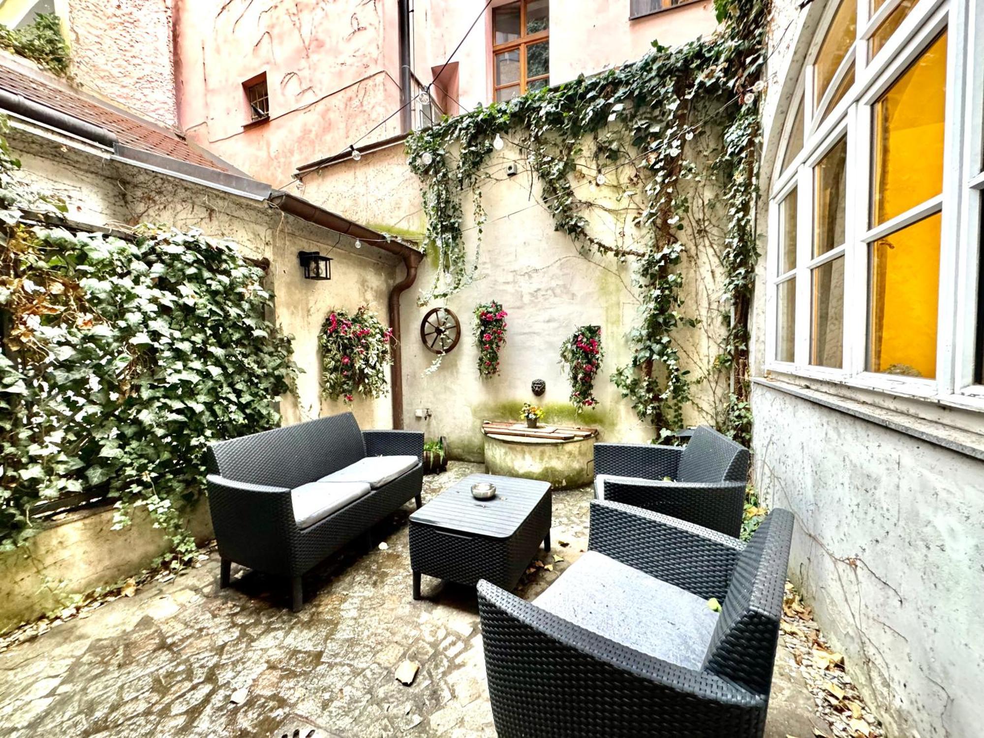 Elegantsuite 1 Minut Charles Bridge Ps5 And Garden Apartment