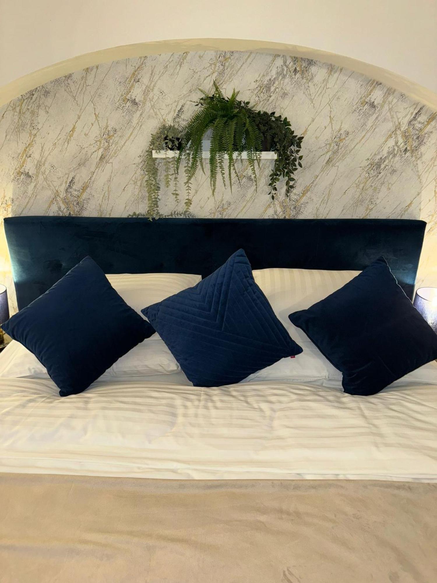 Elegantsuite 1 Minut Charles Bridge Ps5 And Garden Apartment *